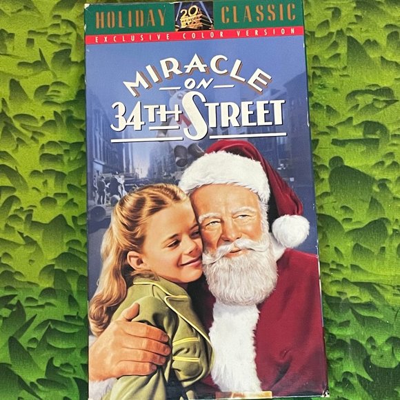 Holiday Classic - Miracle on 34th Street VHS - Picture 1 of 1